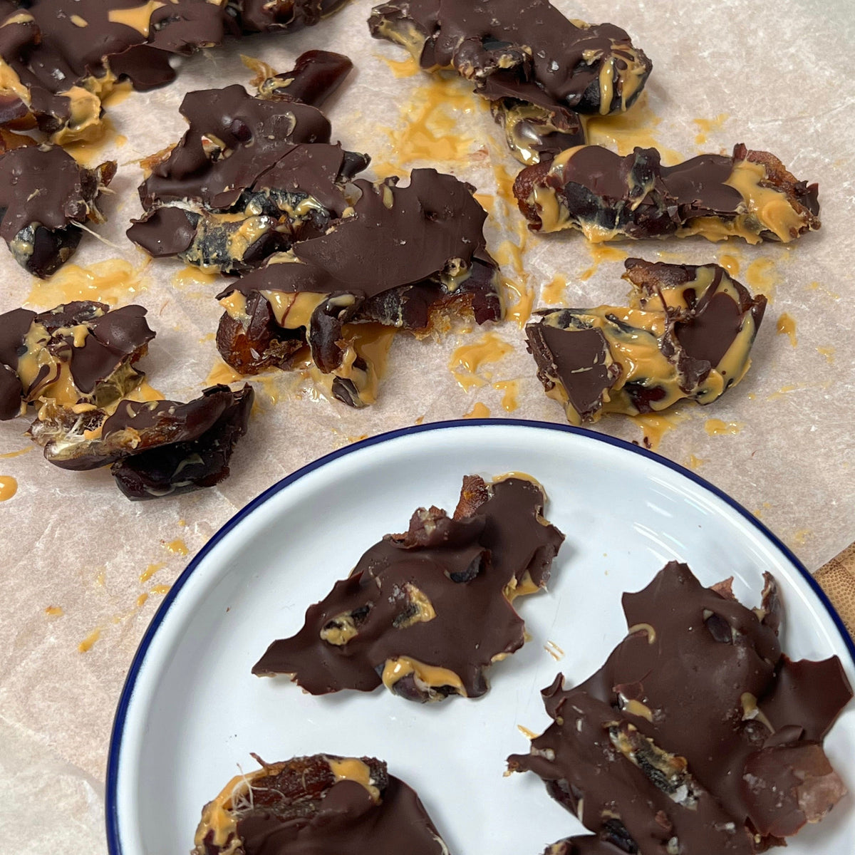 Dadel-brud | Brud af dadler, panutbutter og chokolade