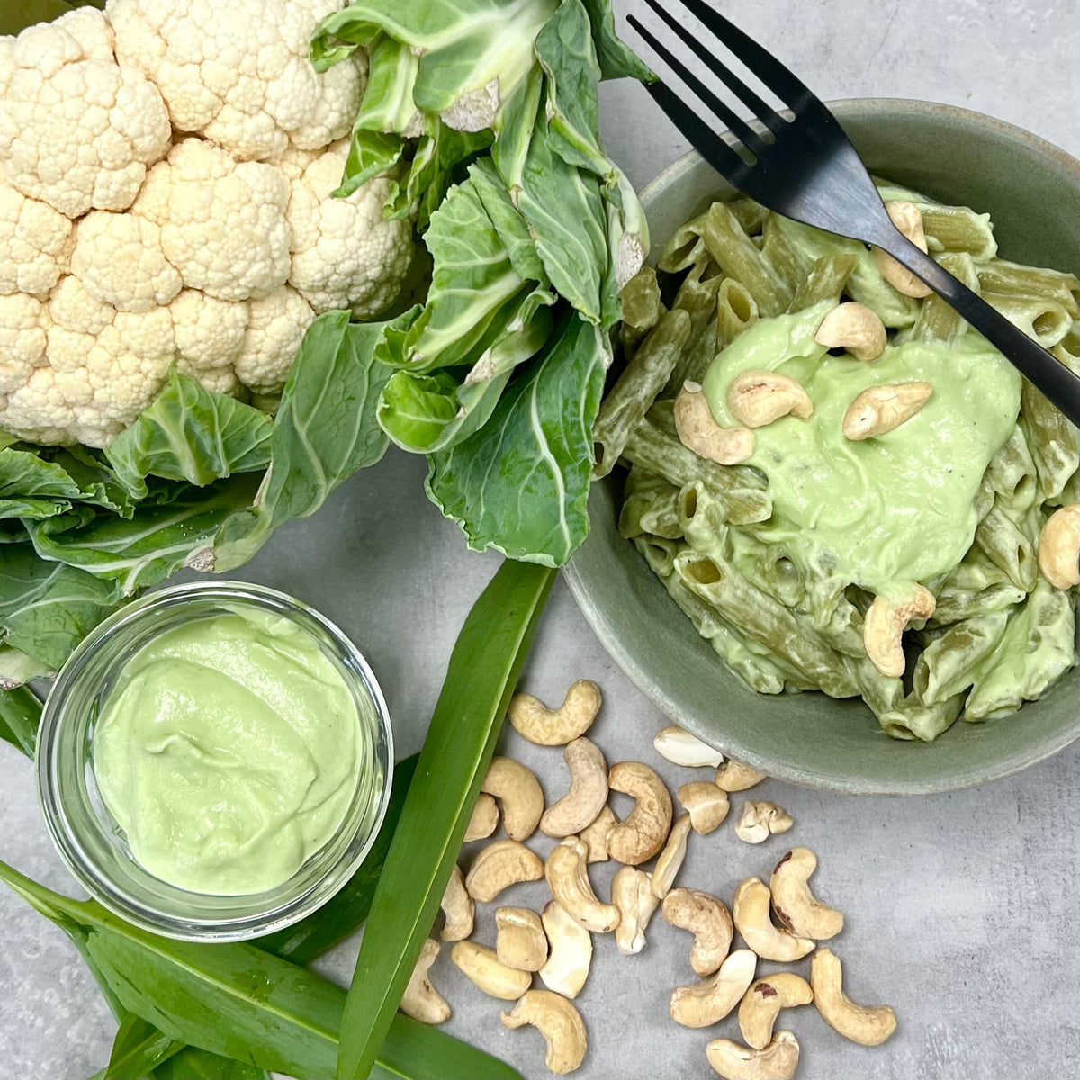 Blomkålscreme med ramsløg | Creme med cashewnødder og ramsløg