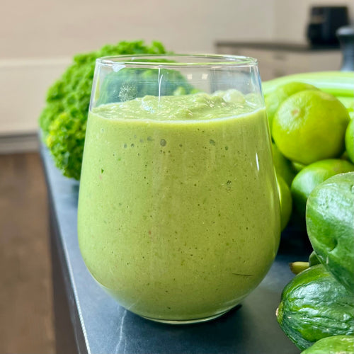 100 procent grøn moppedreng | Smoothie med tomat, bønner og avocado