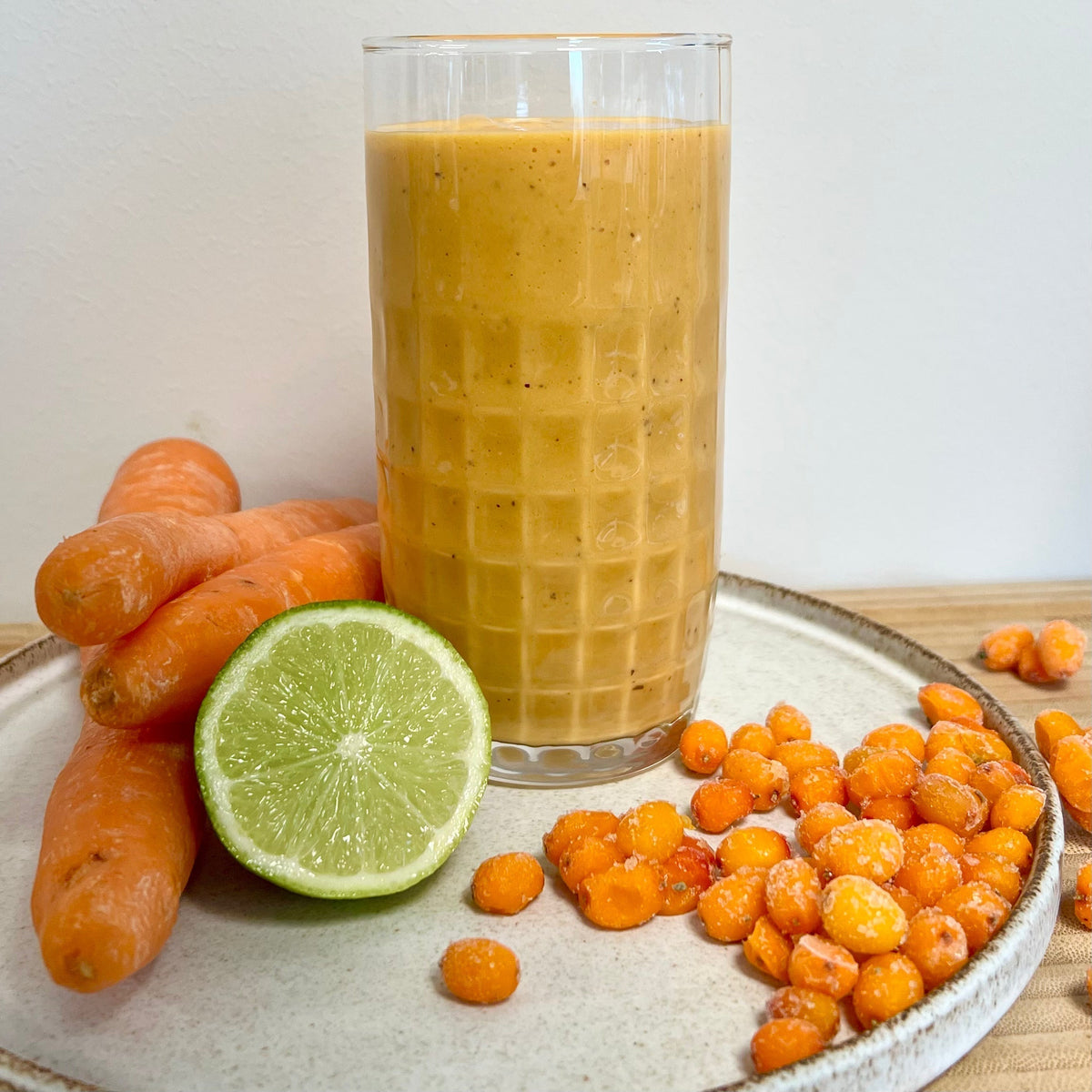 Orange energi smoothie | Smoothie med havtorn og gulerødder