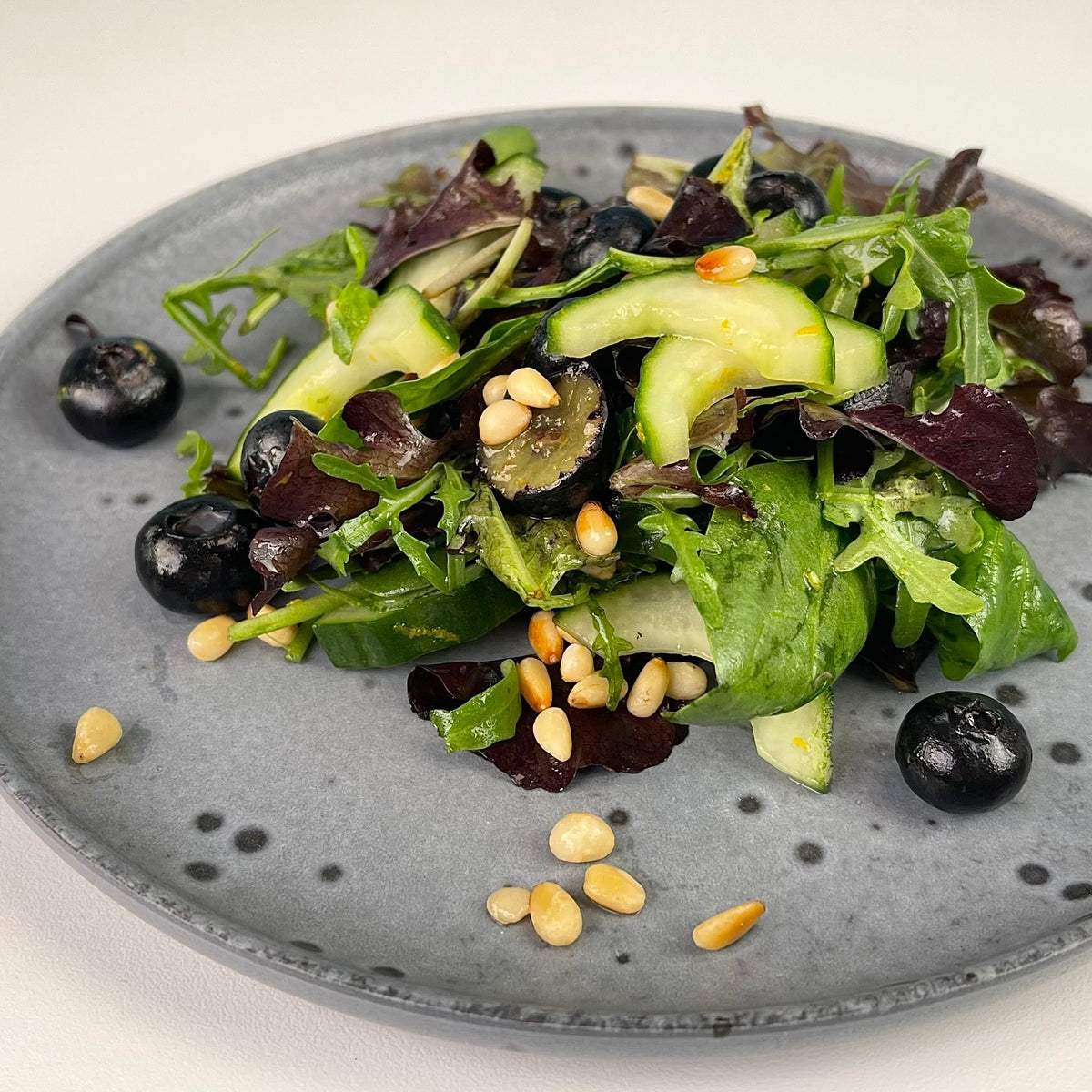Blåbærsalat | Salat med blåbær og agurk