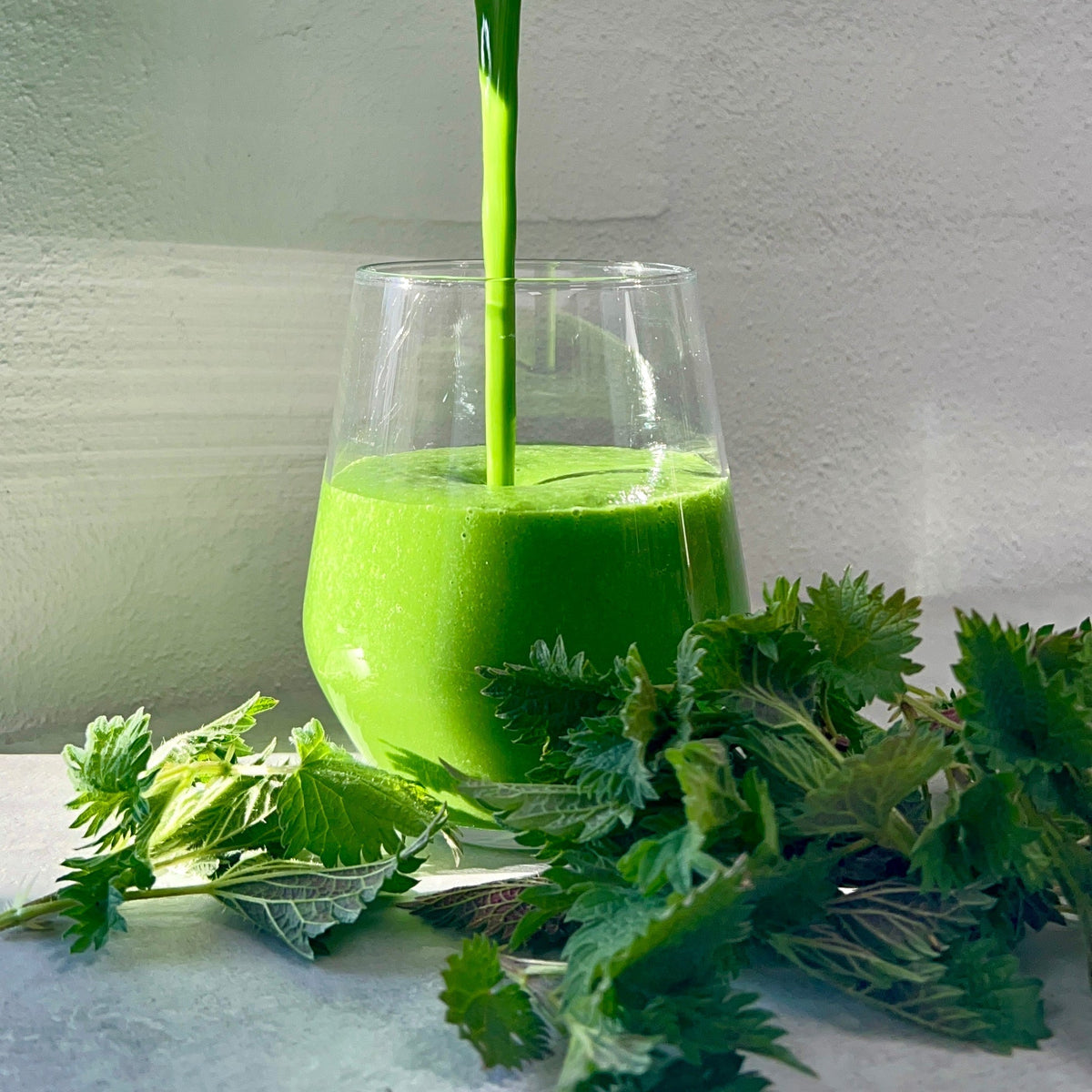 Brændenælde smoothie | Smoothie med ananas og brændenælder