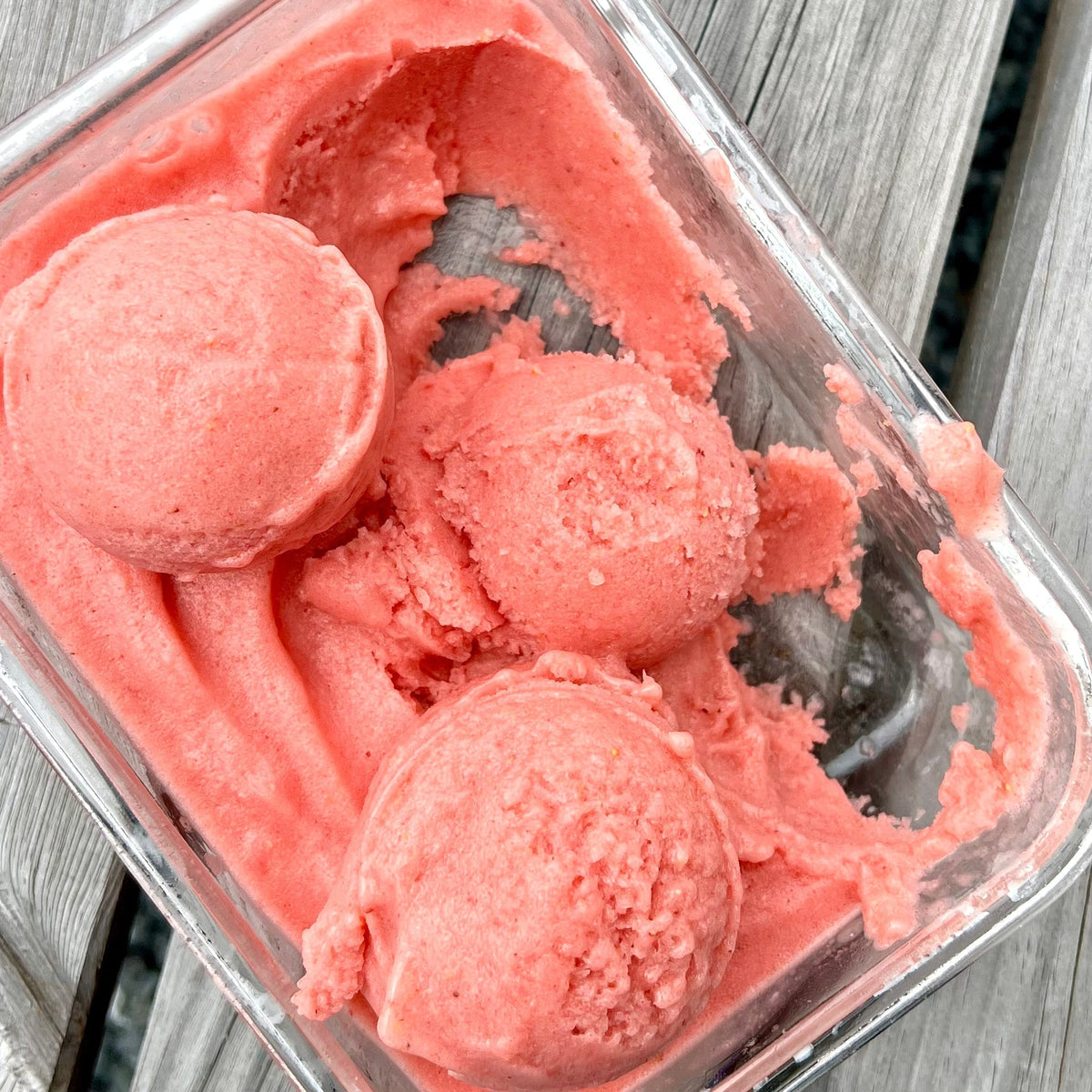 Jordbæris med et twist | Nicecream med jordbær og ban